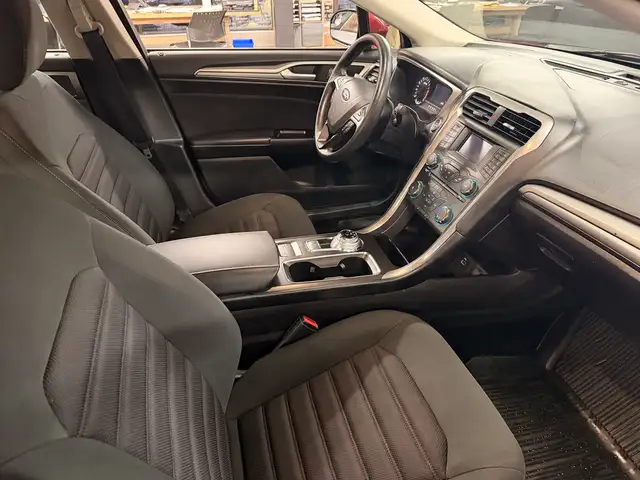 2017 Ford Fusion 4dr Sdn SE FWD in Cars & Trucks in Longueuil / South Shore - Image 13