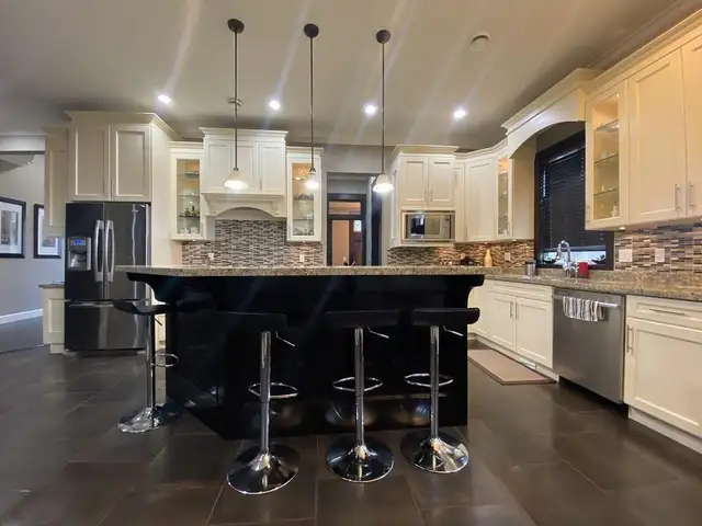 11655 87A AVENUE Surrey, British Columbia in Long Term Rentals in Richmond - Image 7