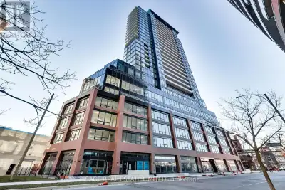 Move In Ready, Three Bedroom Two Bathroom Suite At Liberty Market Tower. Bright And Spacious. 1 Park...