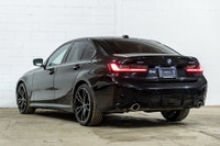 *English below* *Français:* Cette BMW 330i xDrive 2023 affichant 38 982 km, provenant d'un seul prop... (image 5)