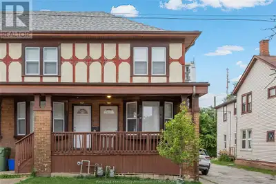 118 ELM Windsor, Ontario