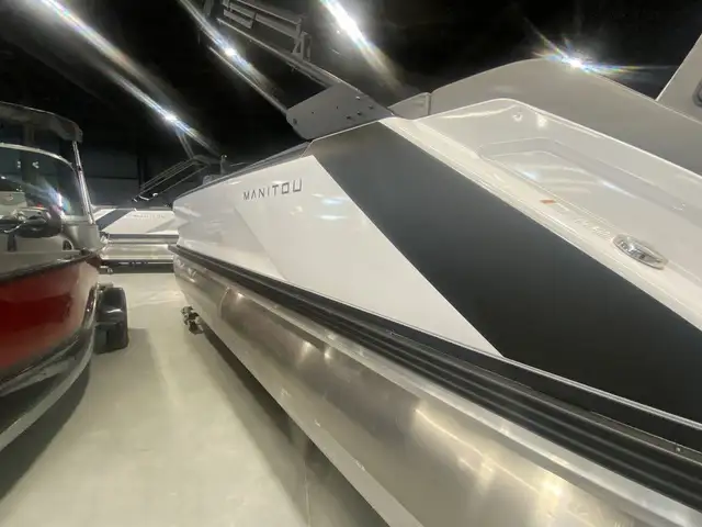 2024 Manitou Cruise 22 Switchback in Powerboats & Motorboats in Saskatoon - Image 13