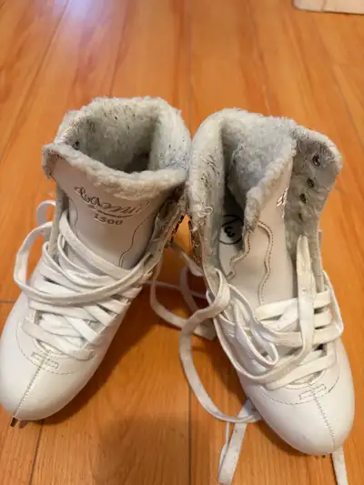 Girl skate size 3, View more