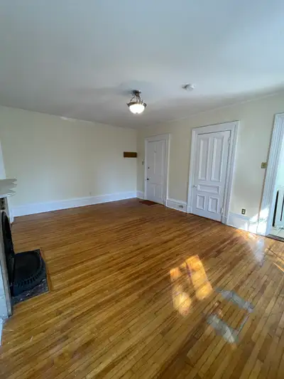 1-Bedroom in Victorian-Style Property 1 MONTH FREE! Unit Available NOW or February 1st, 2026 Locatio...