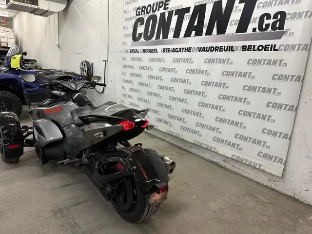 2011 Can-Am Spyder RS-S (SE5) in Sport Touring in West Island - Image 5