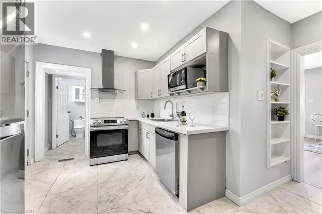 101 EMERALD Street N Hamilton, Ontario in Long Term Rentals in Hamilton - Image 5