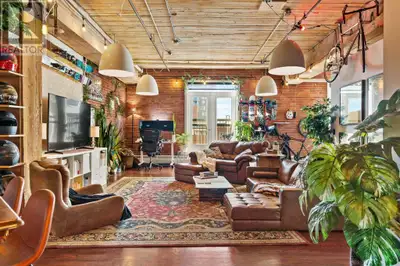 Don't miss out on this exceptional opportunity to live, work, and play at the Hudson Lofts! This ren...