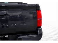TOYOTA TACOMA DOUBLE CAB AUTO 2025 4X4 ROBUSTE MOTEUR TURBO MODERNE ÉCRAN TACTILE AVANCÉ SÉCURITÉ AC... (image 8)
