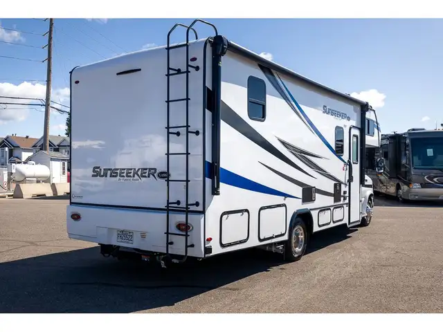 2022 Forest River Sunseeker 2440 2025 2 extension 2022 Classe C in RVs & Motorhomes in Laval / North Shore - Image 30