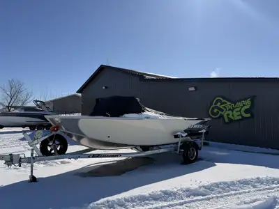 Comes with Yamaha F115. Options Included: Air Ryde seats, Short Windows, Full High Top, Travel Cover...