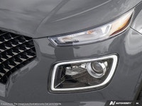 This Hyundai Venue has a durable Regular Unleaded I-4 1.6 L/98 engine powering this Variable transmi... (image 7)