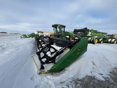 John Deere 4.5L 170hp, Goodyear 600/65R28, Titan 16.5L-16.1SL, Premium Cab w/Cab Suspension , Leathe...