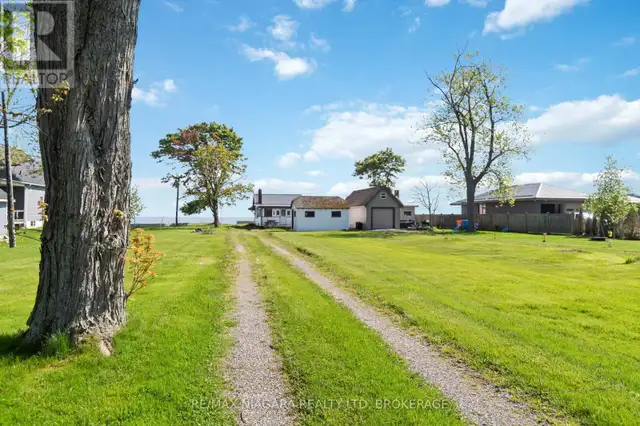 10953 LAKESHORE ROAD Wainfleet (Lakeshore), Ontario in Houses for Sale in St. Catharines - Image 4