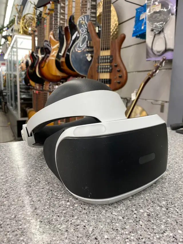 PlayStation Virtual Reality V2 Headset in Sony Playstation 4 in City of Toronto - Image 5