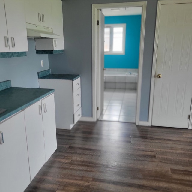 8265 J A Vincent — photo 1