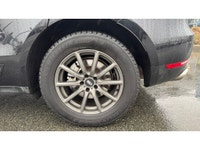 This Porsche Macan S delivers true sports car performance in a refined, everyday SUV. Powered by a t... (image 5)
