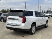 AMVIC Licensed Dealer * Heated 2nd Row Seats & Steering Wheel * HD Surround Vision * Panoramic Sunro... (image 8)