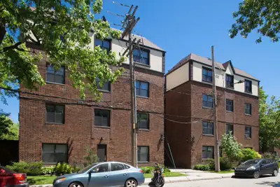 1 bed 1 bath near UdeM corner of Deacon and Van Horne - ID 4003