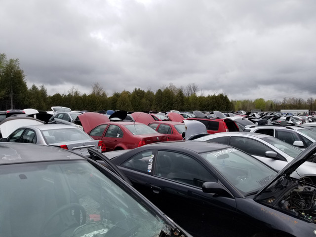 Capots de voiture usagés | Trouvez le vôtre chez Kenny U-Pull dans Autres pièces et accessoires  à Laval/Rive Nord - Image 3