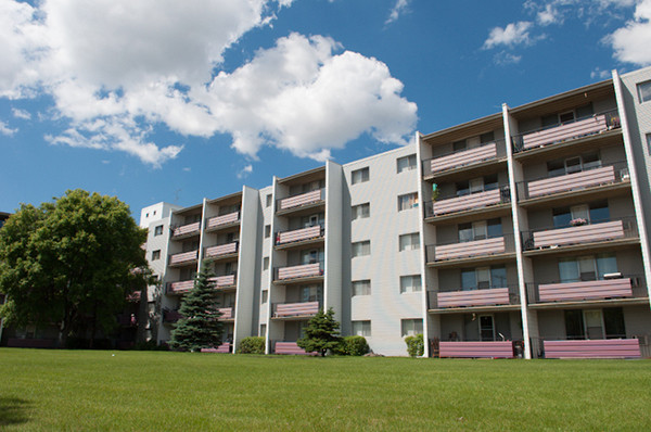 Parkwood Square  - 1 Bedrooms Suites at Great Rates in Long Term Rentals in Winnipeg