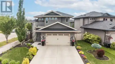WELCOME TO LUXURY LIVING IN THE ESTEEMED COMMUNITY OF SHEPHERD HEIGHTS~ Step inside this STUNNING, m...