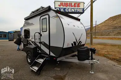 2024 Off-Grid Volt 1200 A cutting-edge, off-grid capable RV designed for efficiency, durability, and...