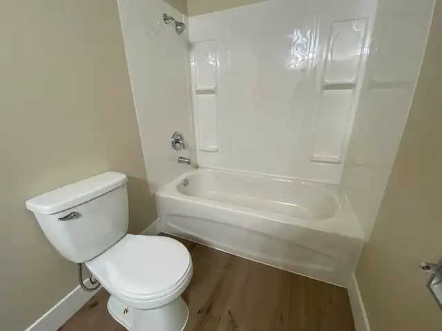 2 Bedroom 1 Bath - A/C INCLUDED starting at $1595 in Long Term Rentals in Kamloops - Image 9