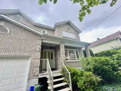 Spacious rooms available for rent at 205 Glynn Avenue in Ottawa Spacious rooms are available for ren...