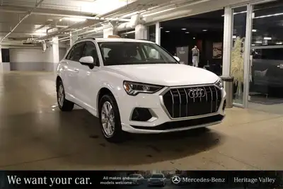 This Audi Q3 has a strong Intercooled Turbo Regular Unleaded I-4 2.0 L/121 engine powering this Auto...