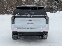Powerful 6.2L V8 engine with 4x4 drive - Luxurious leather interior with panoramic sunroof - Advance... (image 9)