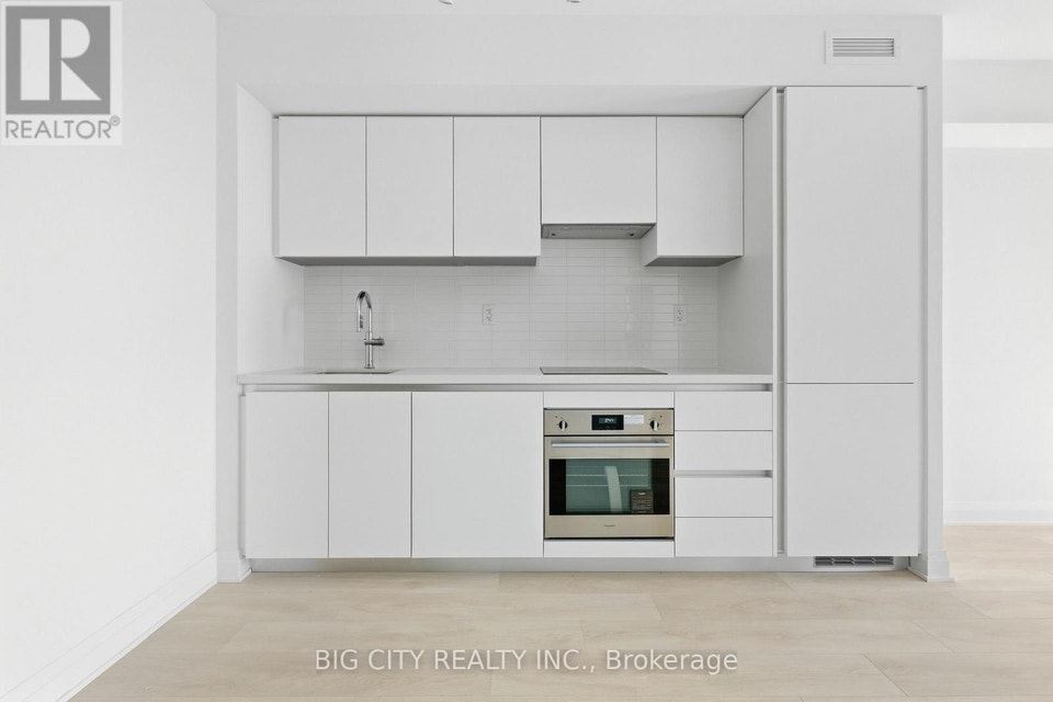 2201 - 25 FREDERICK TODD WAY Toronto (Thorncliffe Park), Ontario 4