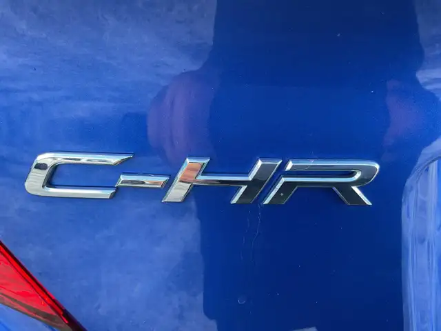 2019 Toyota C-HR in Cars & Trucks in Ottawa - Image 10