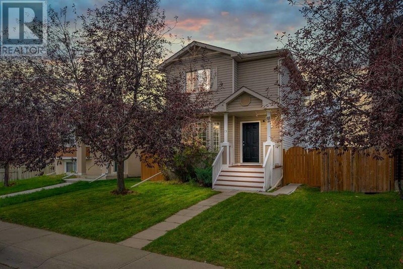 73 Martinvalley Crescent NE Calgary, Alberta Houses for Sale
