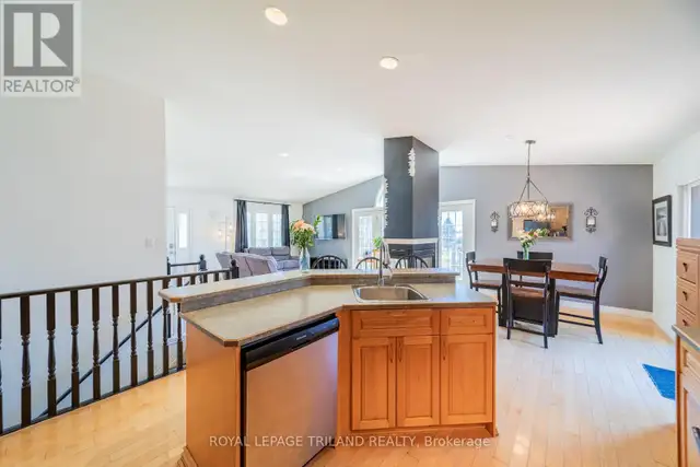 10234 JULIE AVENUE Lambton Shores (Grand Bend), Ontario in Houses for Sale in Grand Bend - Image 23