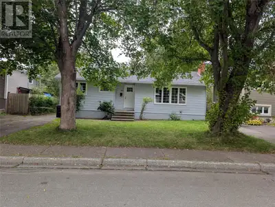 Located within walking distance to the Health Sciences Centre, Memorial University, Avalon Mall, Pri...