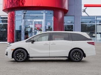 Engine: 3.5-litre 24-valve Direct Injection SOHC i-VTEC V6 L/100Km City: 12.2 L/100Km Hwy: 8.5 (image 2)