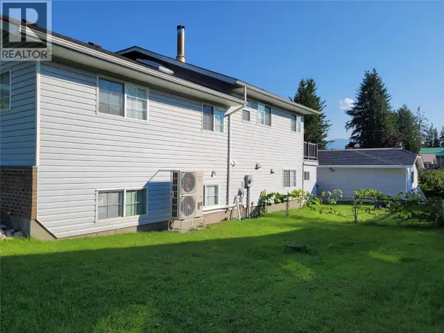 302 5th Street NW Nakusp, British Columbia in Houses for Sale in Nelson - Image 41
