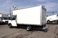 2026 GMC Savana Cargo CAMION NEUF / 11 KM / 6.6 LITRES 8 CYLINDRES / 2026 GMC SAVANA 3500 CUBE 12 PI... (image 7)