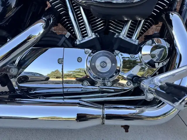 2006 Harley-Davidson XL1200C Custom **CANADIAN BIKE** **LOW KM** in Street, Cruisers & Choppers in Markham / York Region - Image 12