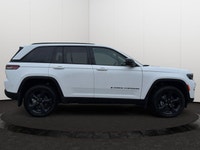 EXECUTIVE CROSSTOWN DEMO! This 2024 JEEP GRAND CHEROKEE LAREDO 4X4 has the following options Capri L... (image 5)