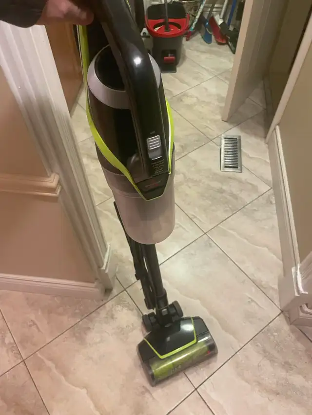 BISSELL Pet Hair Eraser® Slim Corded Stick Vacuum Powerful Pet in Vacuums in City of Toronto - Image 2