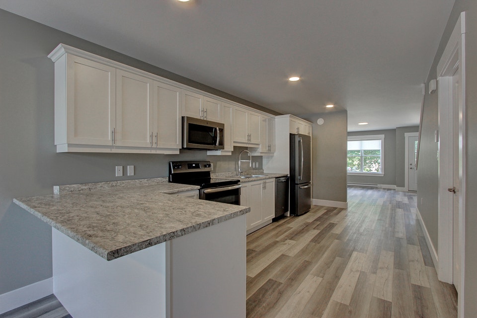 4-771 MacLaren Ave., Northside 2 bed/3 bath, Avail Dec.1 5