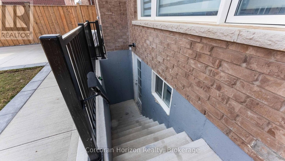 LOWER - 9 PRICE STREET Brantford, Ontario 5