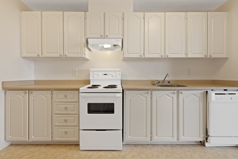 2 Bedroom Apartment in Ottawa South - Starting at $1799 + Hydro 5