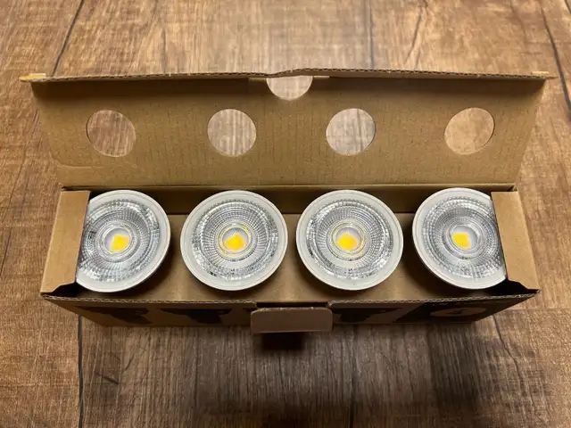 3000K - PAR 16 BULBS ON SALE - LUMINIZ 4-PACK AT $10 in Indoor Lighting & Fans in Markham / York Region - Image 5