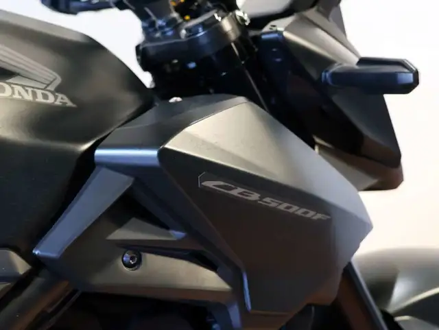 2025 Honda CB 500 in Street, Cruisers & Choppers in City of Montréal - Image 6