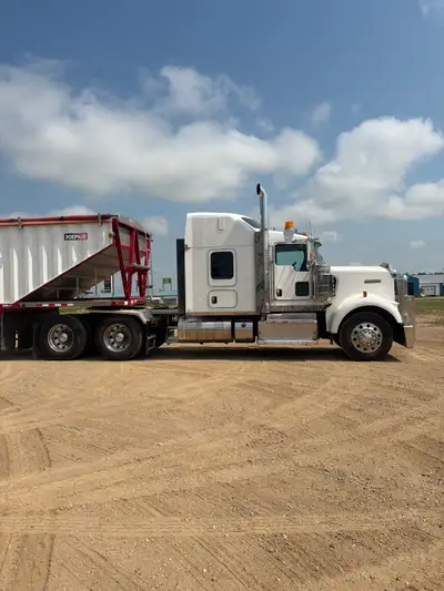 2018 Kenworth W900 560hp Cummins deleted overhauled by kenworth 200 000kms ago (62 000 work order) F...