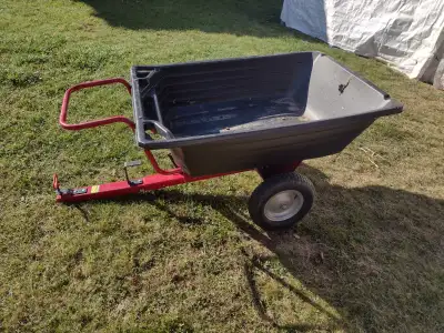 Remorque pour tracteur a gazon ou vtt a bascule presque neuve., View more