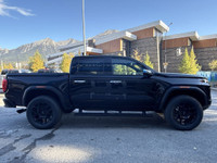AMVIC Licensed Dealer The 2025 GMC Canyon Denali Crew 4WD delivers upscale comfort, smart tech, and... (image 9)