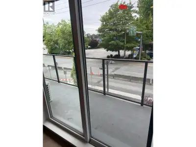 Experience the perfect blend of comfort and style in this furnished condo located in North Vancouver...